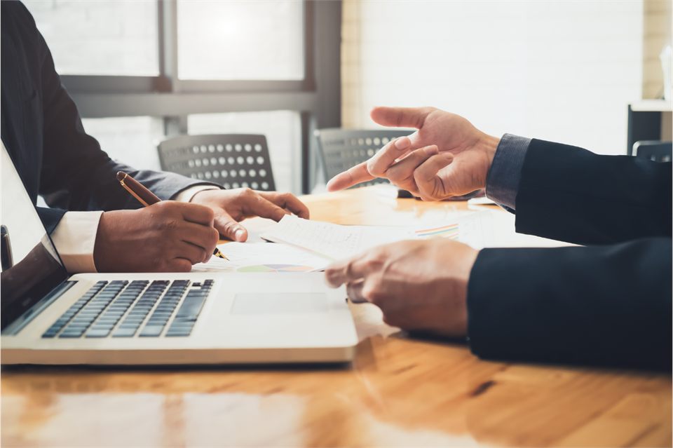 Illustration of employer decision-making and trusted agreement.